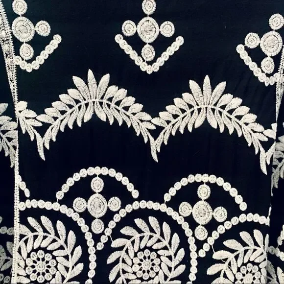 LAPIS Black & Cream Floral Lace Crochet Boho Blouse Size Small - Picture 9 of 14